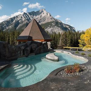 Hotel Canoe And Suites